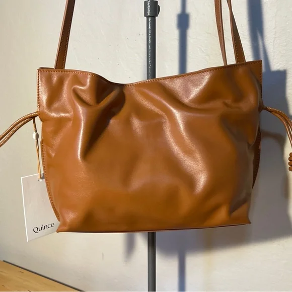 Quince Caramel Crossbody Bag - Picture 4 of 16